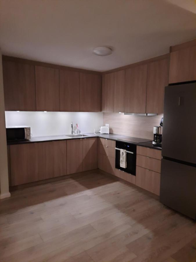 Apartment Near The Airport Njarthvik Esterno foto