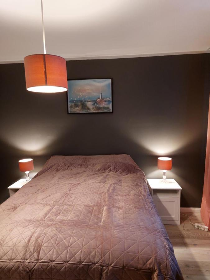 Apartment Near The Airport Njarthvik Esterno foto